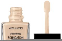 Photo Focus Dewy Foundation